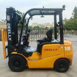 Вилочный погрузчик FD15 1500кг 3000мм